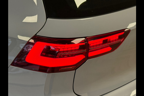 Volkswagen Golf 2.0 TDI DSG ACTIVE IQ LIGHT ACC LED PANO CAMERA PARKEERSENSOREN VOOR EN ACHTER STUURVERWARMING STOELVERWARMING