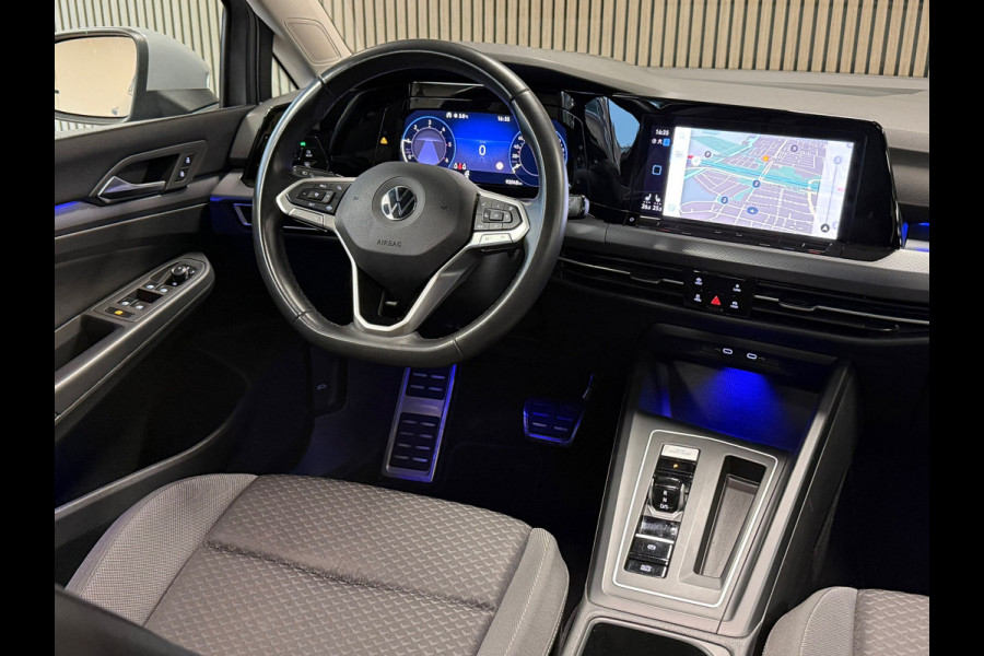 Volkswagen Golf 2.0 TDI DSG ACTIVE IQ LIGHT ACC LED PANO CAMERA PARKEERSENSOREN VOOR EN ACHTER STUURVERWARMING STOELVERWARMING