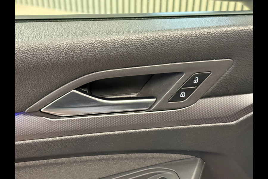 Volkswagen Golf 2.0 TDI DSG ACTIVE IQ LIGHT ACC LED PANO CAMERA PARKEERSENSOREN VOOR EN ACHTER STUURVERWARMING STOELVERWARMING