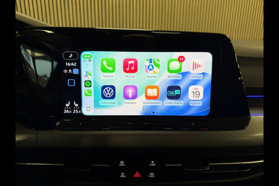 Volkswagen Golf 2.0 TDI DSG ACTIVE IQ LIGHT ACC LED PANO CAMERA PARKEERSENSOREN VOOR EN ACHTER STUURVERWARMING STOELVERWARMING