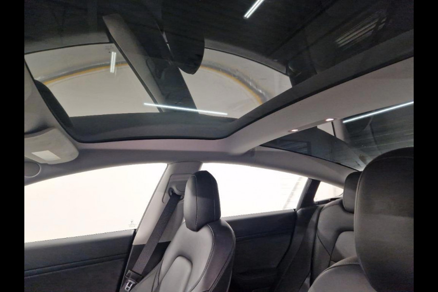 Tesla Model 3 Range Plus | Autopilot | Panorama | Leder |