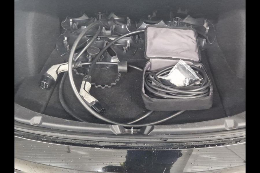 Tesla Model 3 Range Plus | Autopilot | Panorama | Leder |