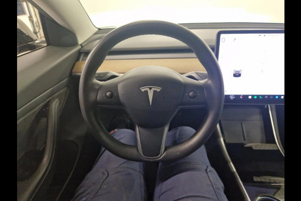 Tesla Model 3 Range Plus | Autopilot | Panorama | Leder |