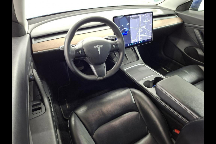 Tesla Model 3 Long Range Dual Motor AWD | Autopilot | Panorama | Leder |