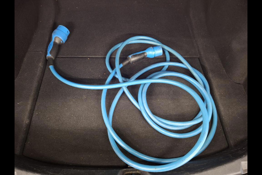 Tesla Model 3 Long Range Dual Motor AWD | Autopilot | Panorama | Leder |