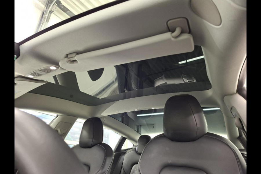 Tesla Model 3 Long Range Dual Motor AWD | Autopilot | Panorama | Leder |