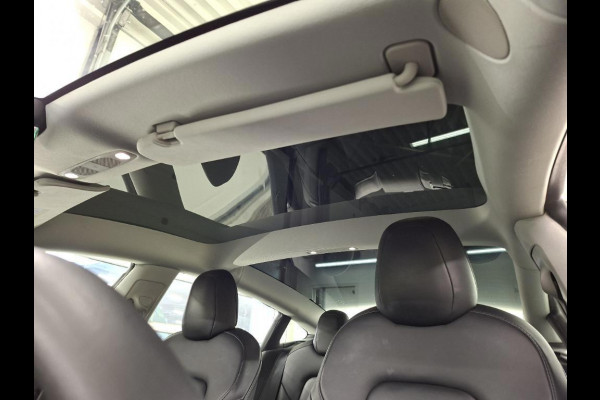 Tesla Model 3 Long Range Dual Motor AWD | Autopilot | Panorama | Leder |