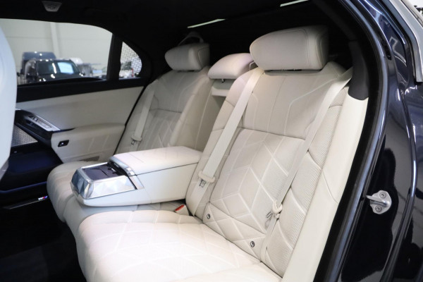 BMW 7 Serie 750e xDrive Pro M-Sportpakket NO REGSTR MY 2026 LED HUD Active cruise PANO DAB B&W SOUND LEASE V/A 444,- pm