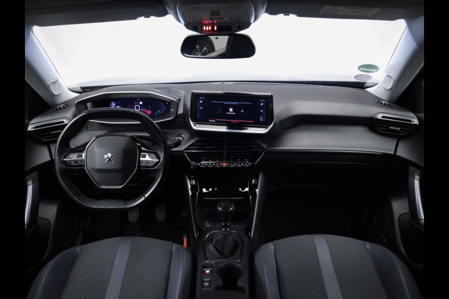 Peugeot 2008 1.2 PureTech Allure Sport (APPLE CARPLAY,NAVI,CAMERA,GETINT,CLIMATE,CRUISE,ELEKTRISCH PAKKET,SPORTSTOELEN,LM VELGEN)