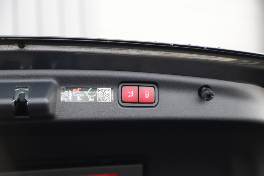 Mercedes-Benz C-Klasse AMG 63 S E Performance | 680PK | Achterasbesturing | Head-up | Burmester | Keyless-go | Sfeerverlichting | Digital-light | Acc |