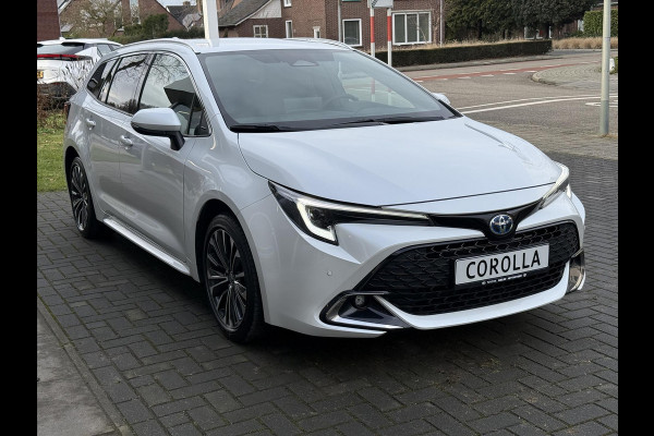 Toyota Corolla Touring Sports 2.0 Hybrid Style | Elektrische achterklep, Stoel + Stuurverwarming, Dodehoekherkenning, Parkeersensoren
