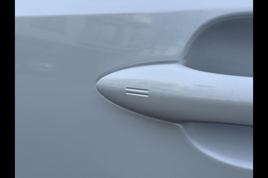 Toyota Corolla Touring Sports 2.0 Hybrid Style | Elektrische achterklep, Stoel + Stuurverwarming, Dodehoekherkenning, Parkeersensoren