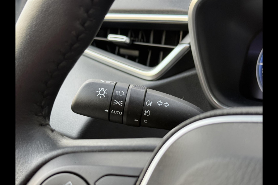 Toyota Corolla Touring Sports 2.0 Hybrid Style | Elektrische achterklep, Stoel + Stuurverwarming, Dodehoekherkenning, Parkeersensoren
