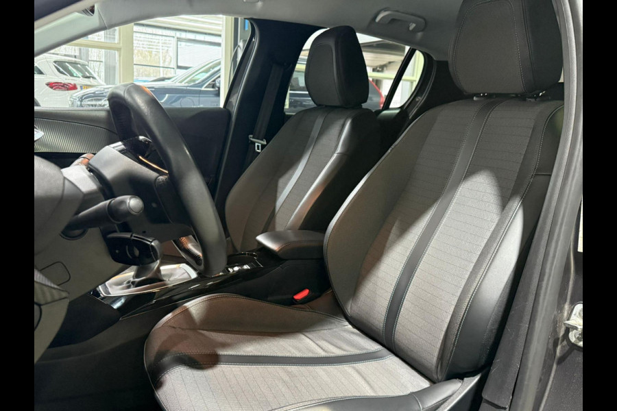 Peugeot 208 1.2 PureTech Allure Pack / Carplay/Cruise control / Led