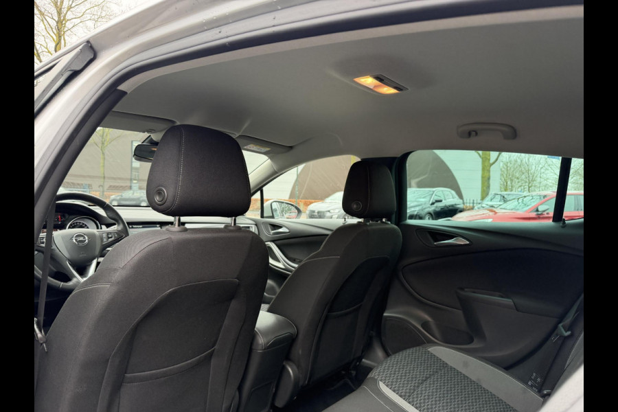 Opel Astra 1.4 Launch Elegance | AUTOMAAT | AGR STOELEN | CAMERA | STOEL- & STUURWIELVERWARMING | NAVIGATIE | GOED ONDERHOUDEN | AFNEEMBARE TREKHAAK | INCL. 12 MND BOVAG GARANTIE