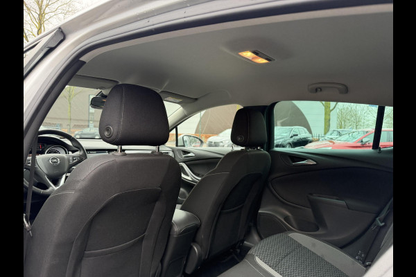 Opel Astra 1.4 Launch Elegance | AUTOMAAT | AGR STOELEN | CAMERA | STOEL- & STUURWIELVERWARMING | NAVIGATIE | GOED ONDERHOUDEN | AFNEEMBARE TREKHAAK | INCL. 12 MND BOVAG GARANTIE