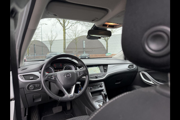 Opel Astra 1.4 Launch Elegance | AUTOMAAT | AGR STOELEN | CAMERA | STOEL- & STUURWIELVERWARMING | NAVIGATIE | GOED ONDERHOUDEN | AFNEEMBARE TREKHAAK | INCL. 12 MND BOVAG GARANTIE
