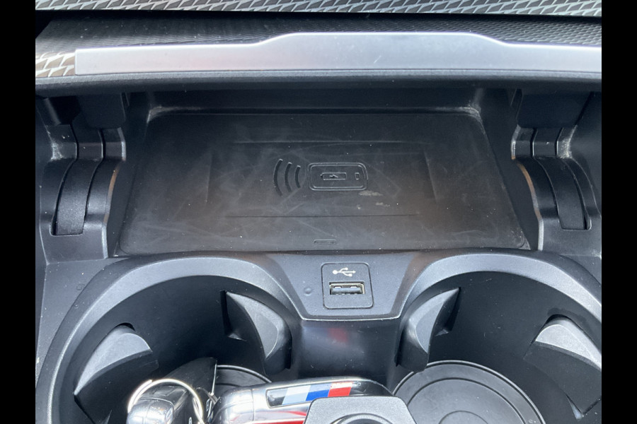 BMW 3-serie 320i Executive Edition M-Sport Automaat Pano 19 Inch Carplay NL-Auto Uitstraling!