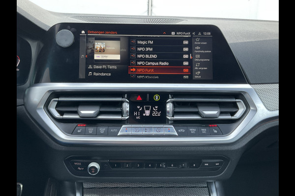 BMW 3-serie 320i Executive Edition M-Sport Automaat Pano 19 Inch Carplay NL-Auto Uitstraling!
