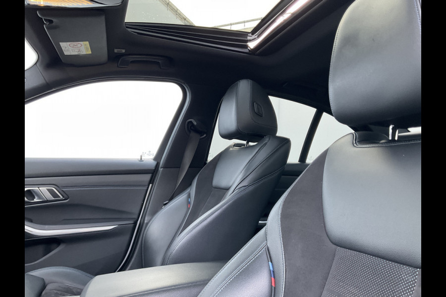 BMW 3-serie 320i Executive Edition M-Sport Automaat Pano 19 Inch Carplay NL-Auto Uitstraling!