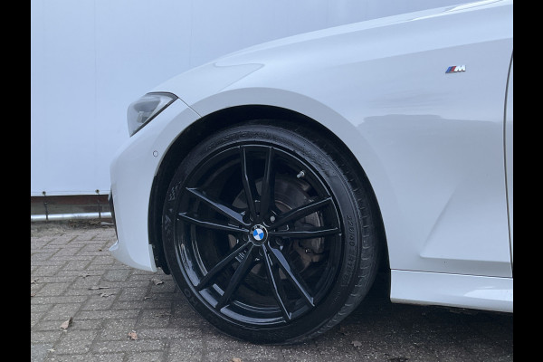 BMW 3-serie 320i Executive Edition M-Sport Automaat Pano 19 Inch Carplay NL-Auto Uitstraling!
