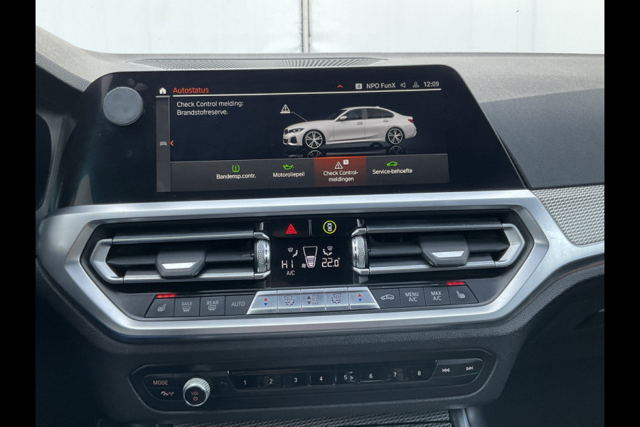 BMW 3-serie 320i Executive Edition M-Sport Automaat Pano 19 Inch Carplay NL-Auto Uitstraling!