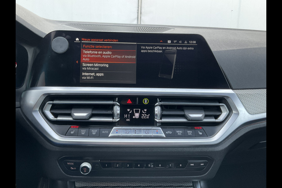 BMW 3-serie 320i Executive Edition M-Sport Automaat Pano 19 Inch Carplay NL-Auto Uitstraling!