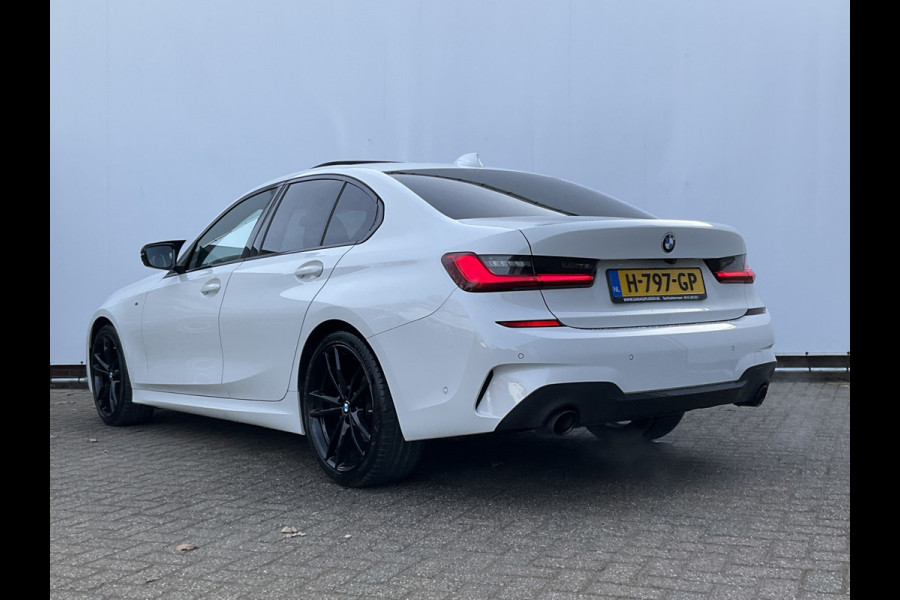 BMW 3-serie 320i Executive Edition M-Sport Automaat Pano 19 Inch Carplay NL-Auto Uitstraling!