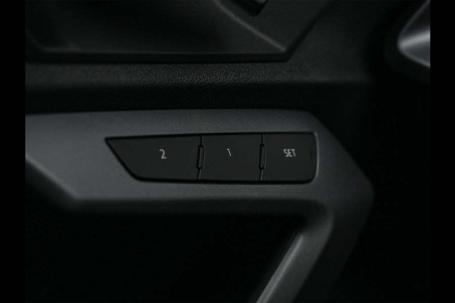 Audi A3 Sportback 45 TFSI e S edition 272pk Competition | Panoramadak | 5 jr garantie | Ambiance interieur | Active Cruise | Sonos Sound | S-Seats + Memory | Head-Up | Camera | Stoelverwarming | Keyless