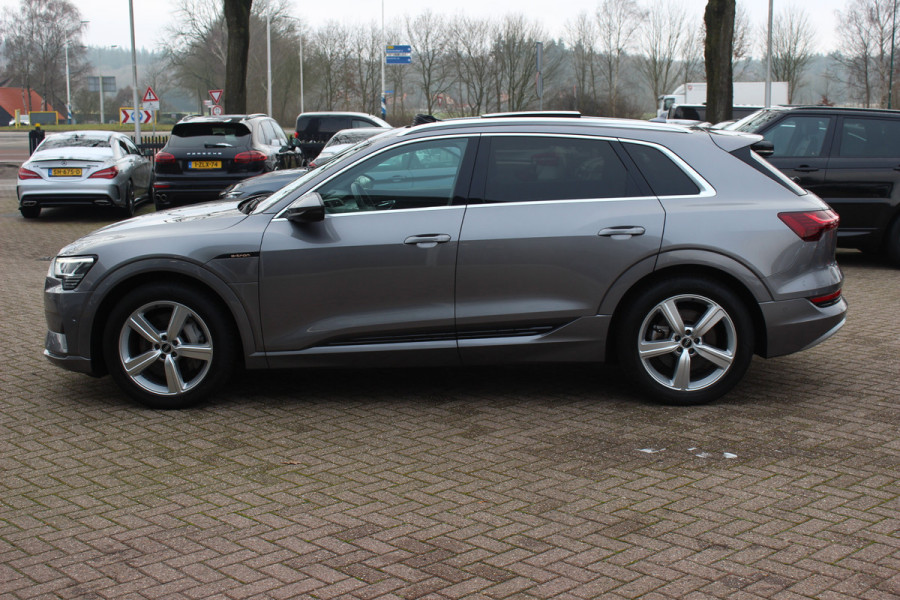 Audi e-tron 50 quattro Business edition Plus 71 kWh / SoH 92,9% / Panoramadak / Camera / Luchtvering / Intr.voorverwarming / Leder&Alcantara / 20'' / Navigatie / DAB / Stoelverwarming / ACC