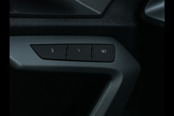 Audi A3 Sportback 45 TFSI e 272pk S edition Competition | Panoramadak | Ambiance interieur | Active Cruise | Sonos Sound | S-Seats + Memory | Head-Up | Camera | Stoelverwarming | Keyless