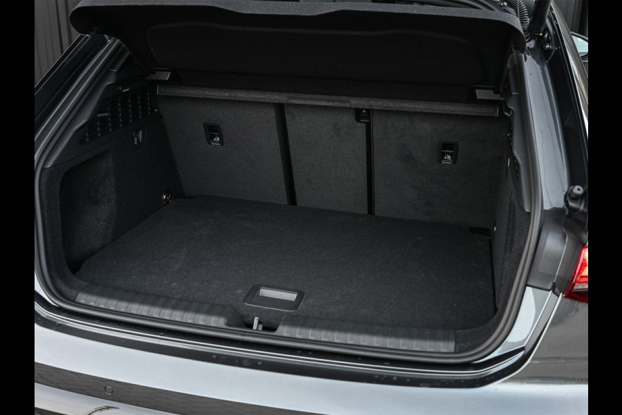 Audi A3 Sportback 45 TFSI e 272pk S edition Competition | Panoramadak | Ambiance interieur | Active Cruise | Sonos Sound | S-Seats + Memory | Head-Up | Camera | Stoelverwarming | Keyless