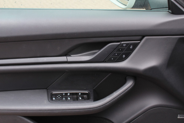 Porsche Taycan Sport Turismo 93 kWh / SOH 95% / 360Camera / Performance+ ACCU / Panoramadak / Sportchrono / Luchtvering / Matrix LED / Luxe Leder / 21''  / Bose / Stoel+Stuurverwarming / Warmtepomp / Dodehoek / DAB / ACC 39.111