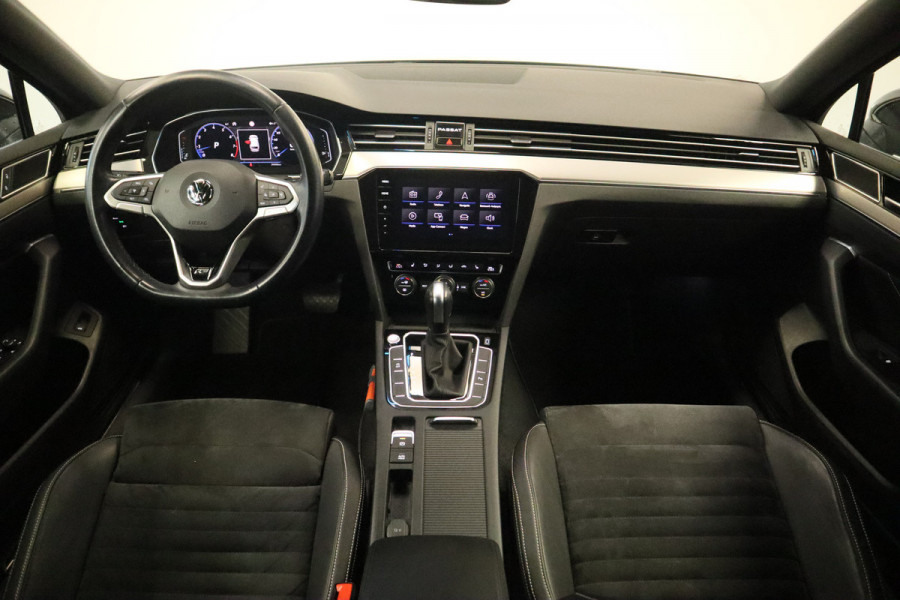 Volkswagen Passat Variant 1.5 TSI Elegance Business R IQ-led Navigatie Adaptive-Cruise