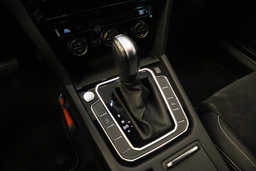 Volkswagen Passat Variant 1.5 TSI Elegance Business R IQ-led Navigatie Adaptive-Cruise