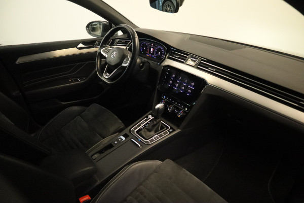 Volkswagen Passat Variant 1.5 TSI Elegance Business R IQ-led Navigatie Adaptive-Cruise