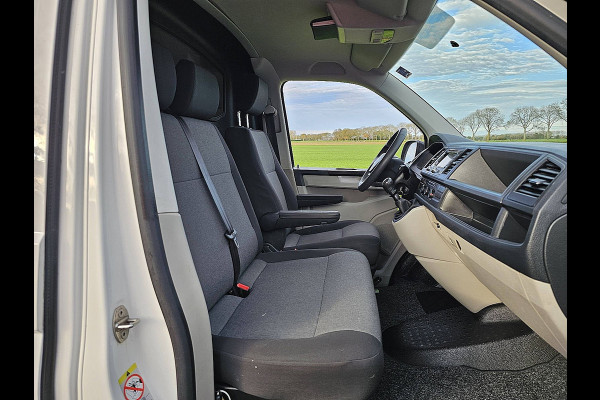 Volkswagen Transporter 2.0 TDI L2H1 Trekhaak Imperiaal Navi Airco Cruise