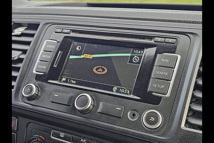 Volkswagen Transporter 2.0 TDI L2H1 Trekhaak Imperiaal Navi Airco Cruise