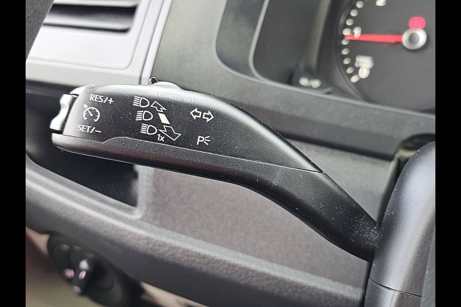 Volkswagen Transporter 2.0 TDI L2H1 Trekhaak Imperiaal Navi Airco Cruise
