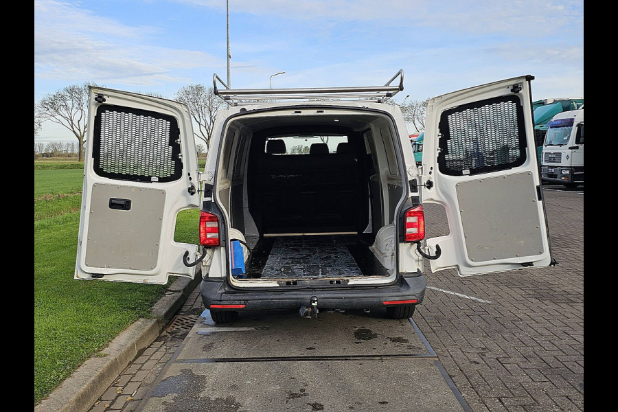 Volkswagen Transporter 2.0 TDI L2H1 Trekhaak Imperiaal Navi Airco Cruise
