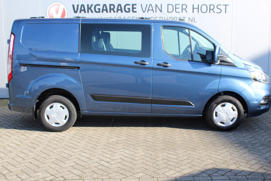 Ford Transit Custom 300 2.0-130pk TDCI L1H1 Trend Dubb. cabine. Trekgewicht 2.500kg ! Airco, stoel- spiegelverwarming, bijrijdersstoel, dubbele cabine, trekhaak, parkeersensoren v+a, navigatie, telefoonvoorb., metallic lak