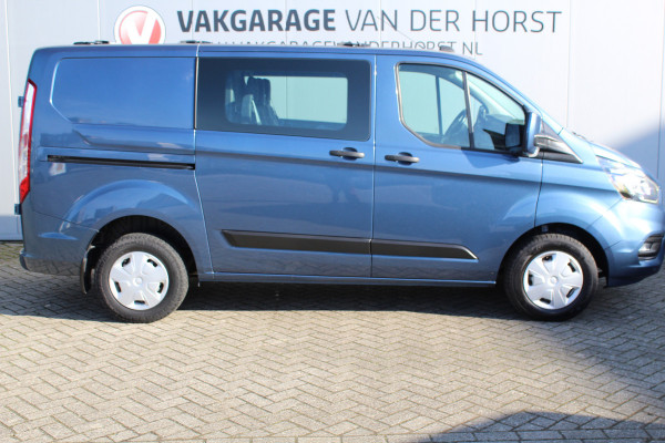Ford Transit Custom 300 2.0-130pk TDCI L1H1 Trend Dubb. cabine. Trekgewicht 2.500kg ! Airco, stoel- spiegelverwarming, bijrijdersstoel, dubbele cabine, trekhaak, parkeersensoren v+a, navigatie, telefoonvoorb., metallic lak