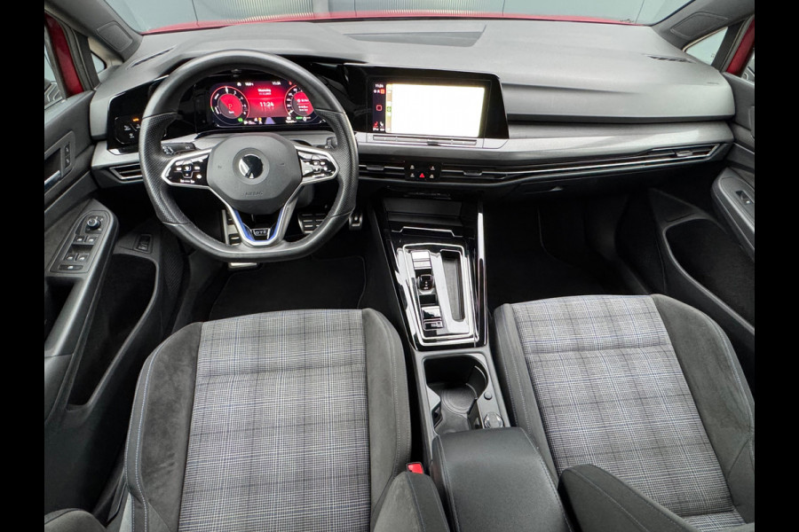 Volkswagen Golf 1.4 eHybrid GTE Black Style * Camera * Side Assist * Stuurverwarming *
