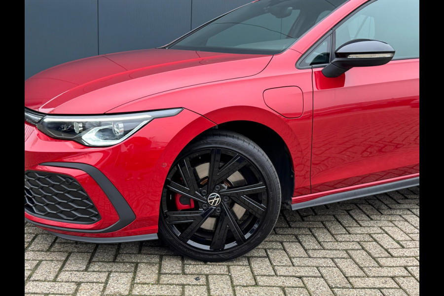 Volkswagen Golf 1.4 eHybrid GTE Black Style * Camera * Side Assist * Stuurverwarming *