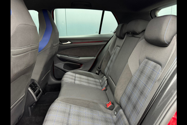 Volkswagen Golf 1.4 eHybrid GTE Black Style * Camera * Side Assist * Stuurverwarming *