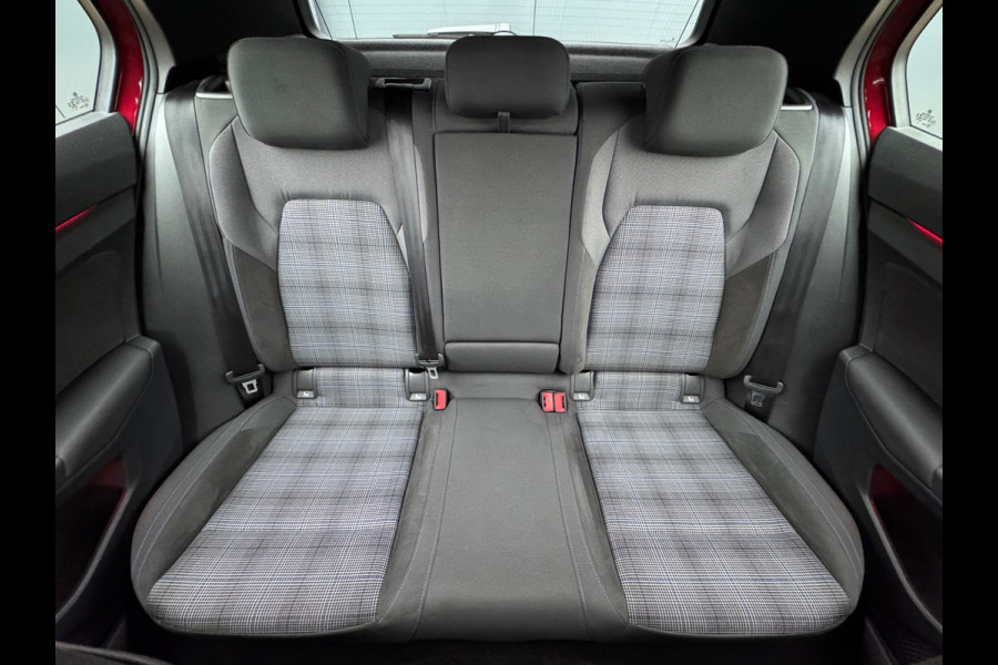 Volkswagen Golf 1.4 eHybrid GTE Black Style * Camera * Side Assist * Stuurverwarming *