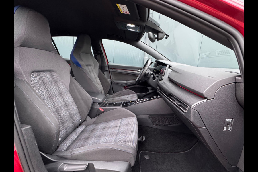 Volkswagen Golf 1.4 eHybrid GTE Black Style * Camera * Side Assist * Stuurverwarming *