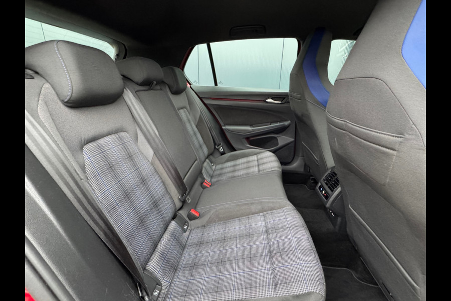 Volkswagen Golf 1.4 eHybrid GTE Black Style * Camera * Side Assist * Stuurverwarming *