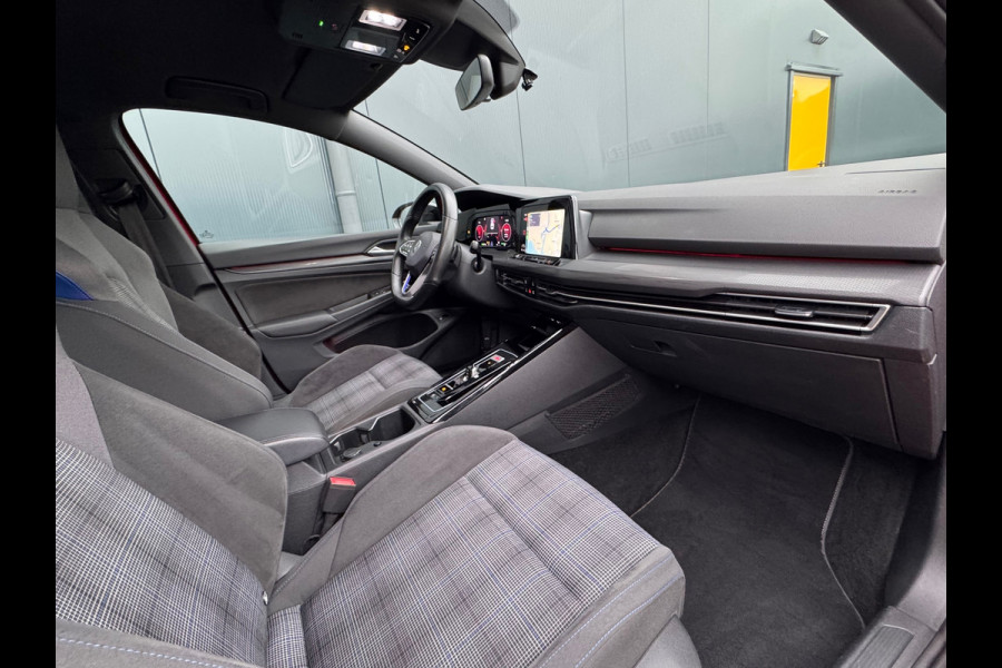 Volkswagen Golf 1.4 eHybrid GTE Black Style * Camera * Side Assist * Stuurverwarming *