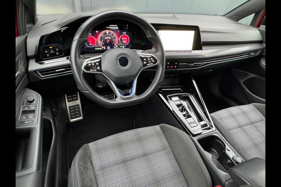 Volkswagen Golf 1.4 eHybrid GTE Black Style * Camera * Side Assist * Stuurverwarming *